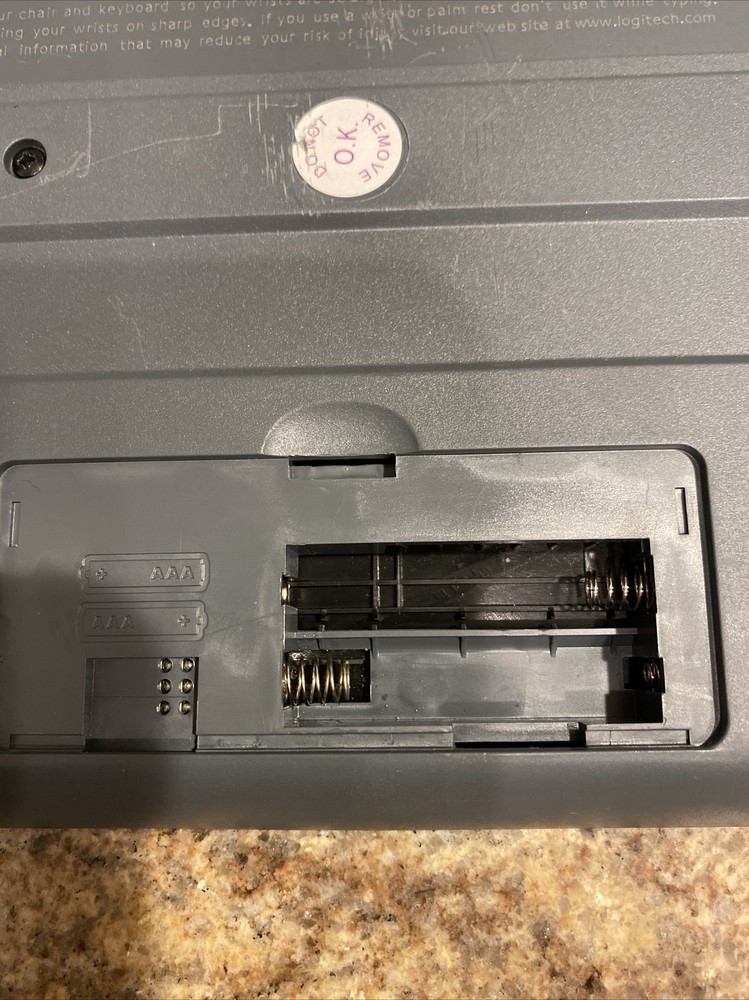 Logitech K330 Wireless Desktop Keyboard INCLUDES RECEIVER- Tested and Working