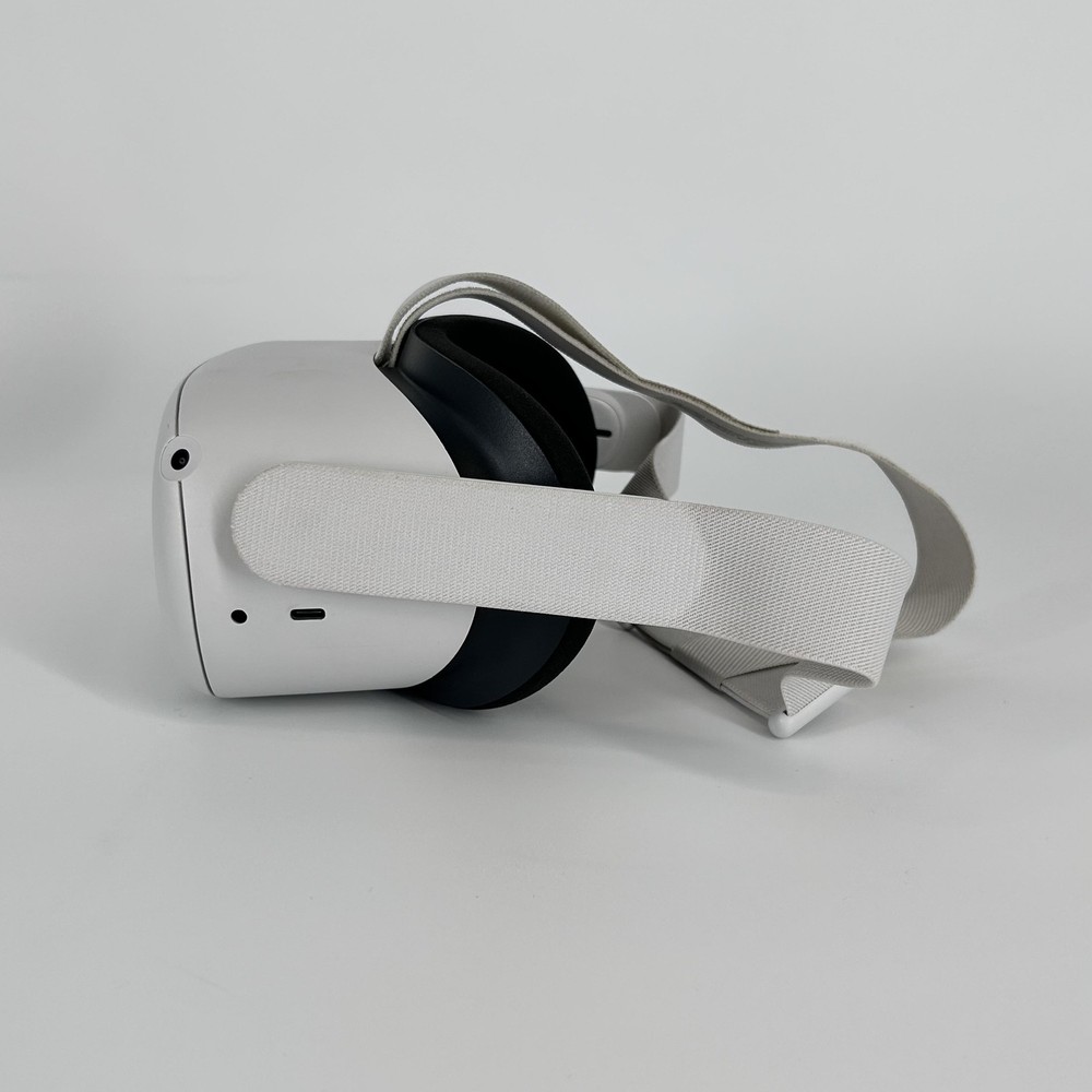 Meta Quest 2 VR Headset 128GB w/ Charger/Controllers/Regular Strap - Good