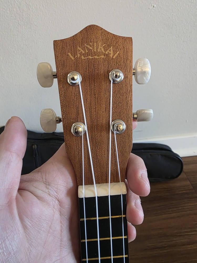 Lanikai LU-11 Ukulele With Soft Case Bundle 20" Long