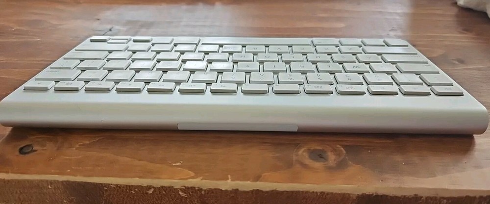 Genuine Apple A1314 Wireless Bluetooth Keyboard Un-tested