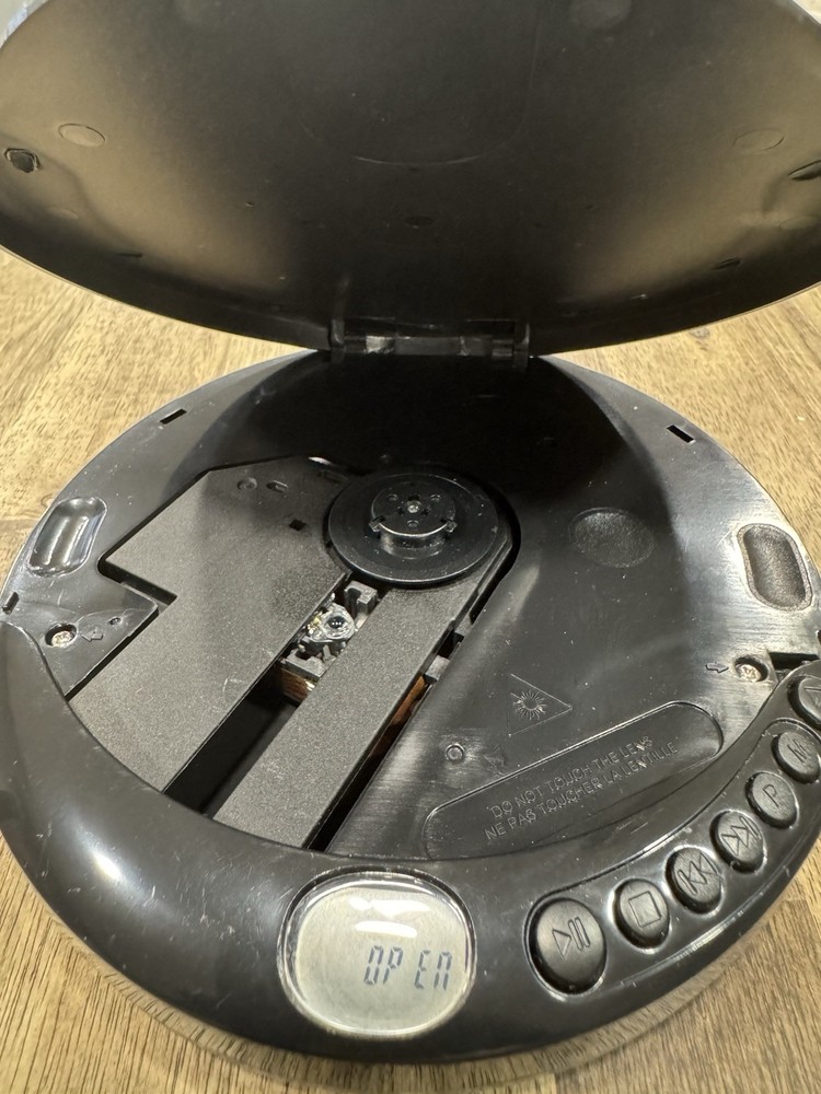 Sylvania Personal CD Player Tested W/ Batteries
