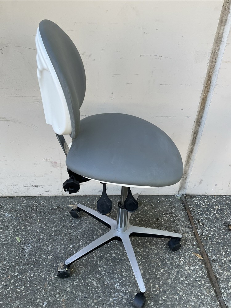 Brewer Design Dental Assistant Chairs Stools DUR004