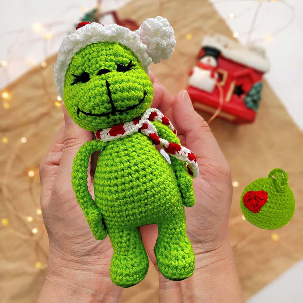 Beginner Christmas Crochet Kit with Video Tutorials and Soft Yarn Hooks