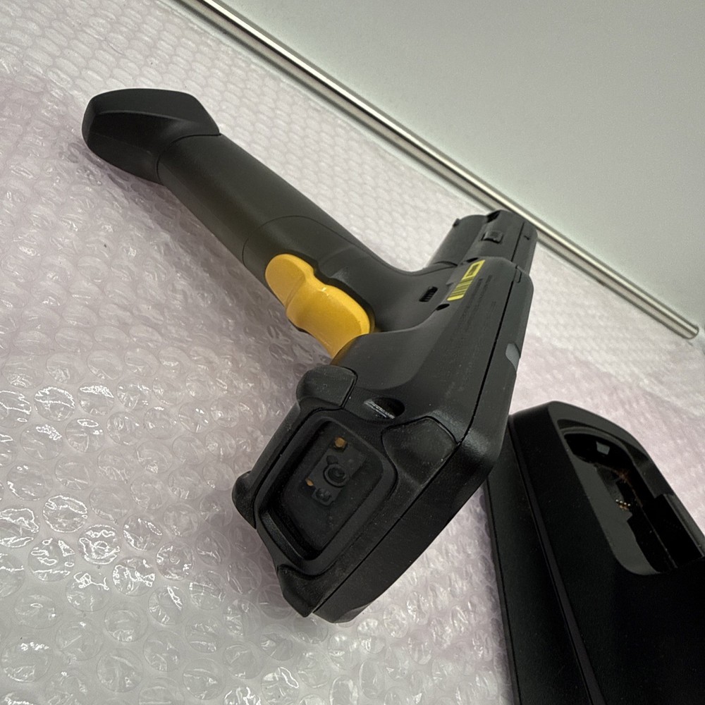 Zebra MC330K-GI3HA3US01 Mobile Computer Barcode Scanner Android8 2Gb/16GB MC3300