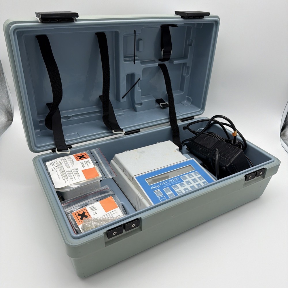 HACH DREL DR/2000 Direct Reading Spectrophotometer Water Testing Kit READ