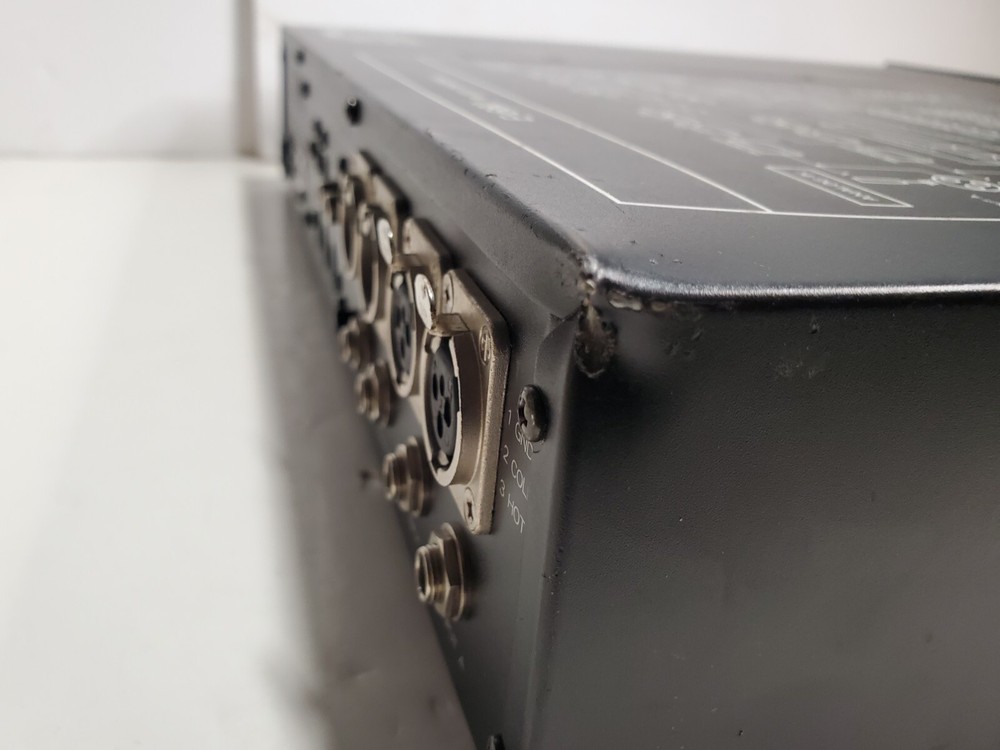 Roland E-660 Digital Parametric EQ Equalizer - Good Cosmetic