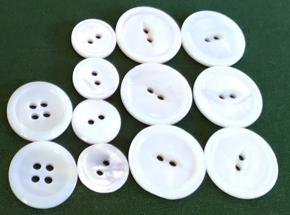Handy Lot Set of Buttons