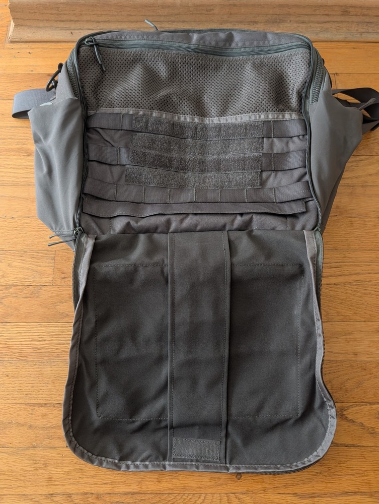 NWT - Beretta - Tactical Range Bag ( Messenger Laptop )
