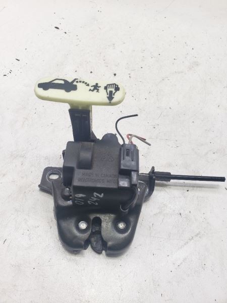 SAT L 2003 SDN Door Lock Actuator OEM