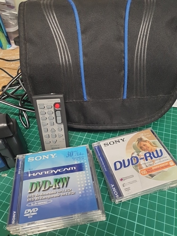 Sony DCR-DVD91E Camcorder - Black/Blue