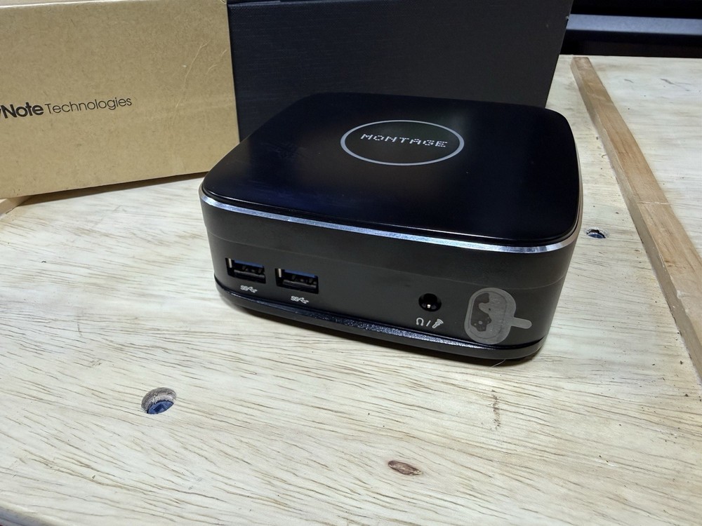 Clear Touch DisplayNote Montage