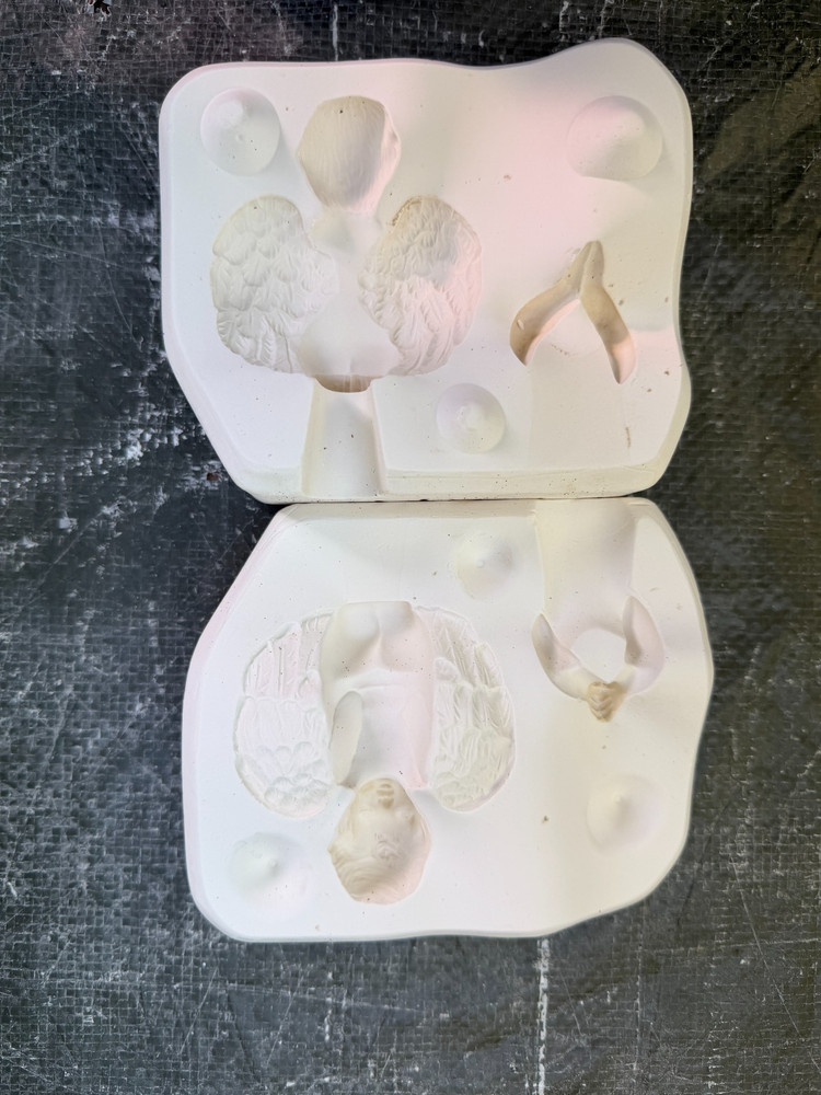 VINTAGE SCIOTO CERAMIC MOLD #S-1875 CHERUB PRAYING