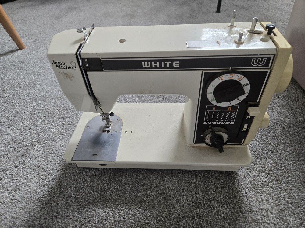 WHITE MODEL 1088 PRECISION ZIG ZAG JEANS MACHINE SEWING MACHINE