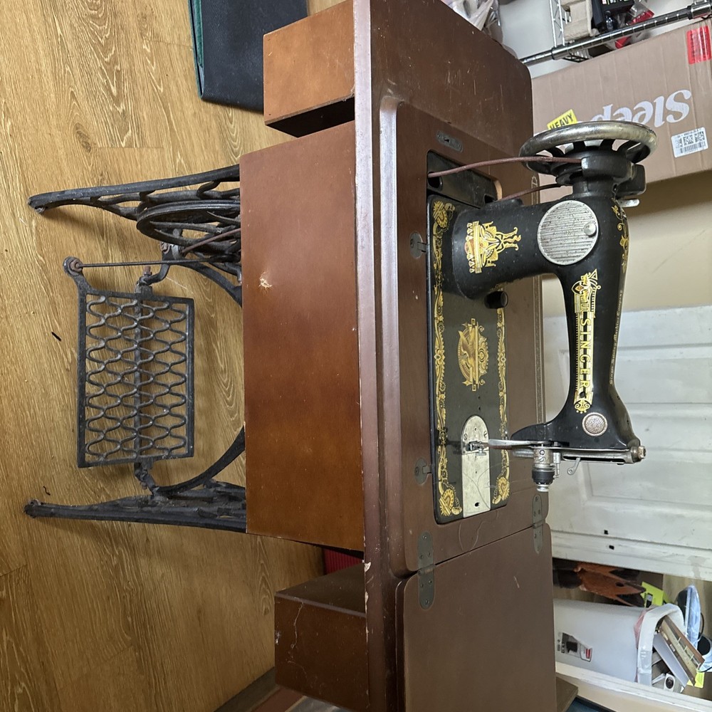1973 Singer Phenix Sewing Machine