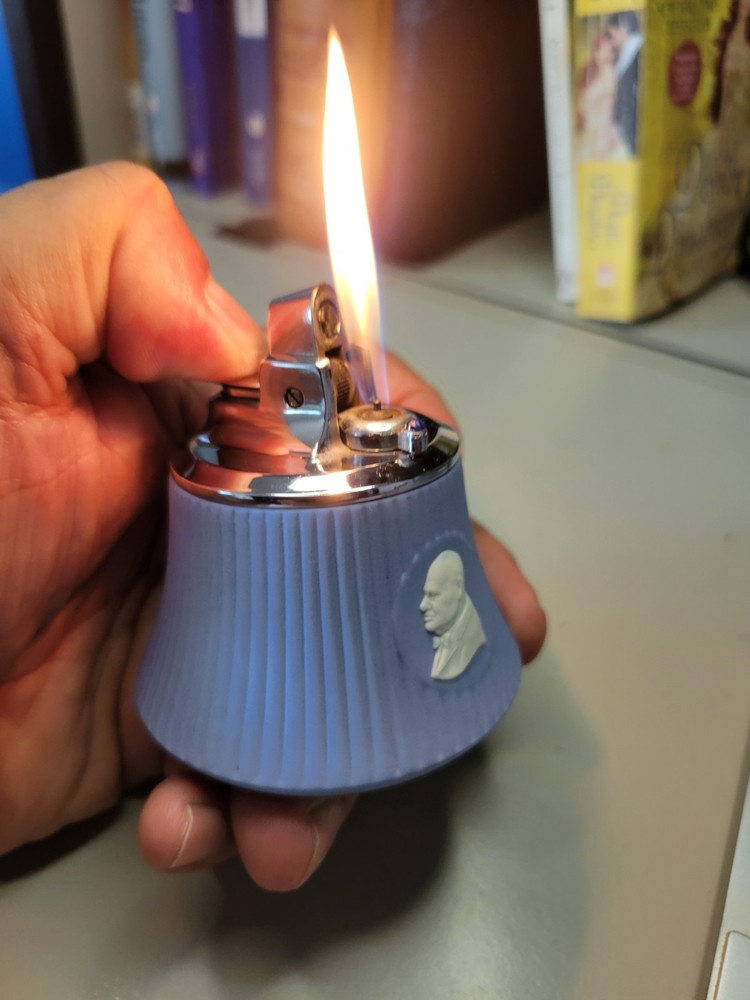 vintage ronson table lighter made in England ( WORKING)