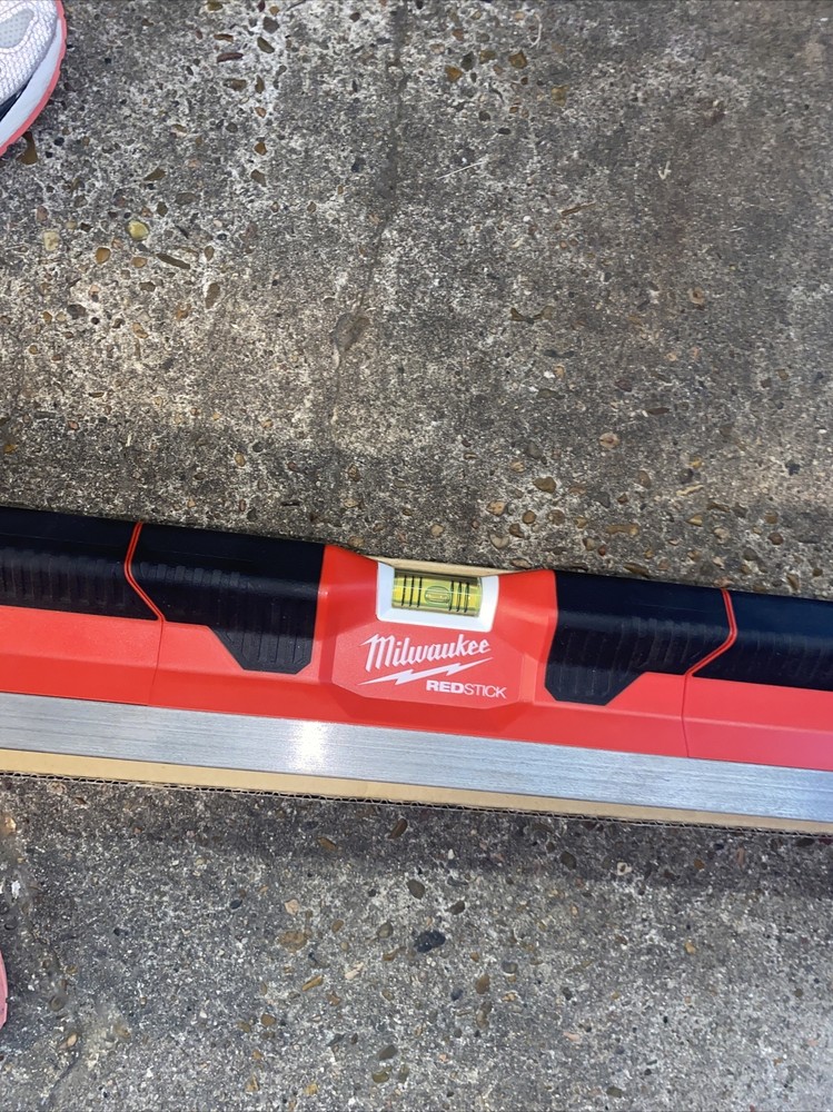 Milwaukee 72" REDSTICK Concrete Level (MLCON72)