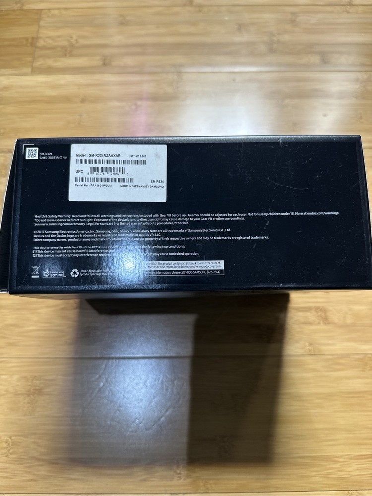 Samsung Gear VR With Controller Powered By Oculus. Open Box.