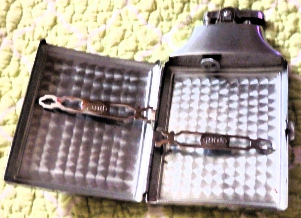 Ronson Mastercase Cigarette Lighter With Built-In Cigarette Case