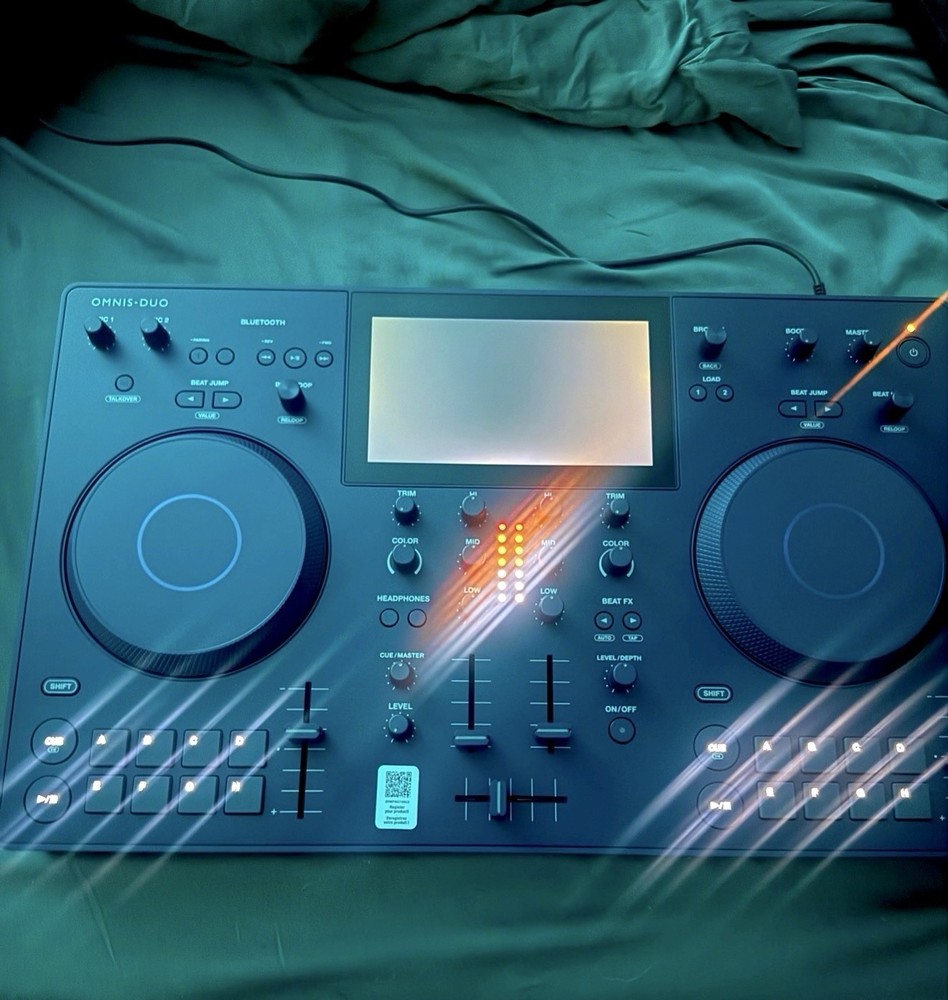 AlphaTheta OMNIS-DUO Double Deck DJ Controller, Bluetooth, Beat FX, Black