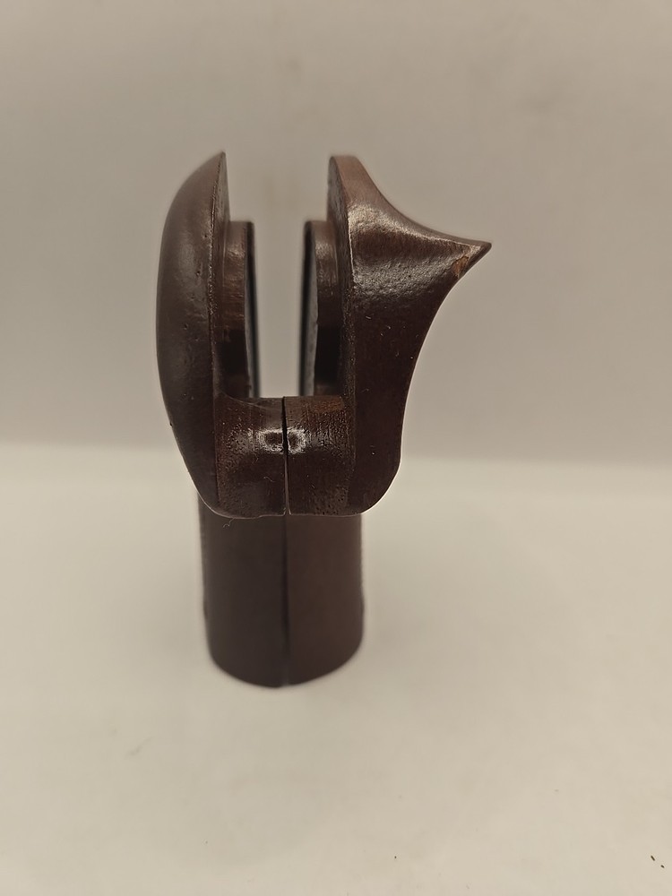Sile Colt Python Checkered Walnut Thumbrest LG Target Grips. SIL70TR. EXCELLENT.
