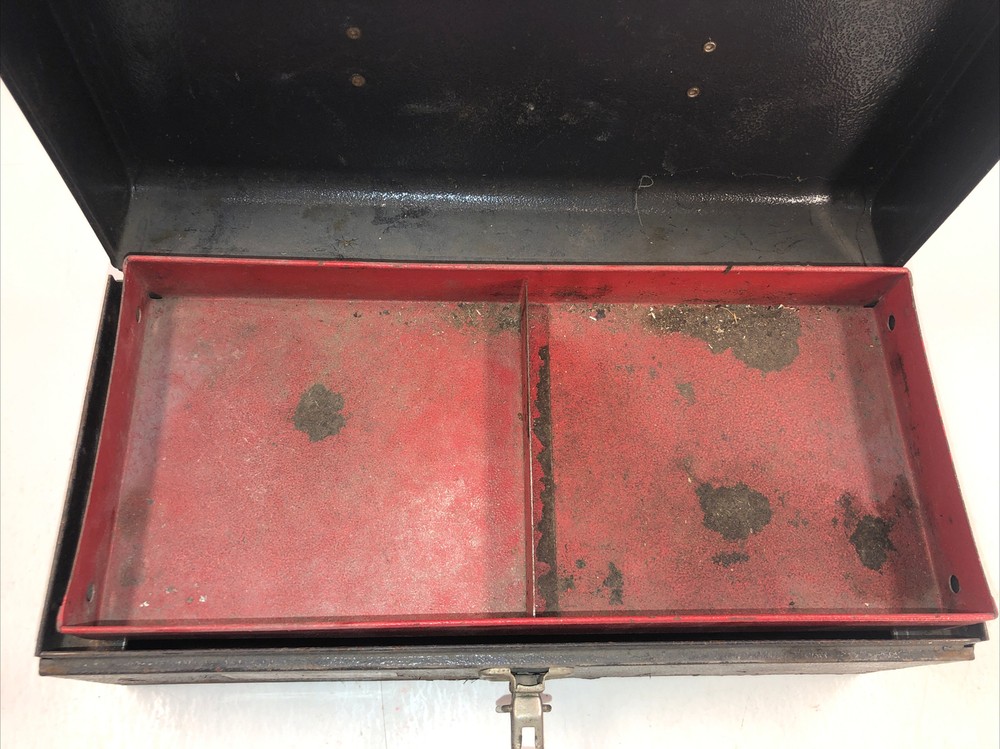 Vintage Rustic Master Mechanic Professional Tool Box With Tray