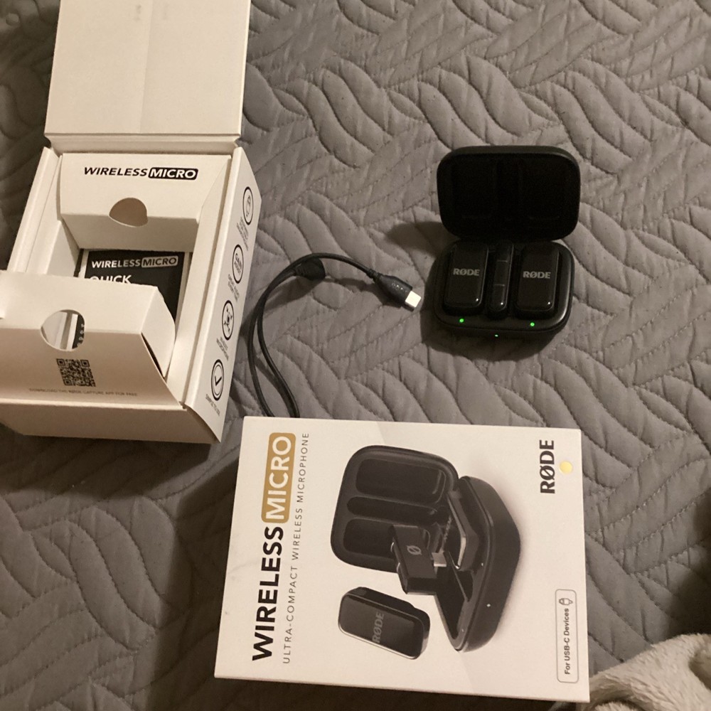 RØDE Wireless Micro USB-C Clip-On Microphone for iPhone/iPad, Black