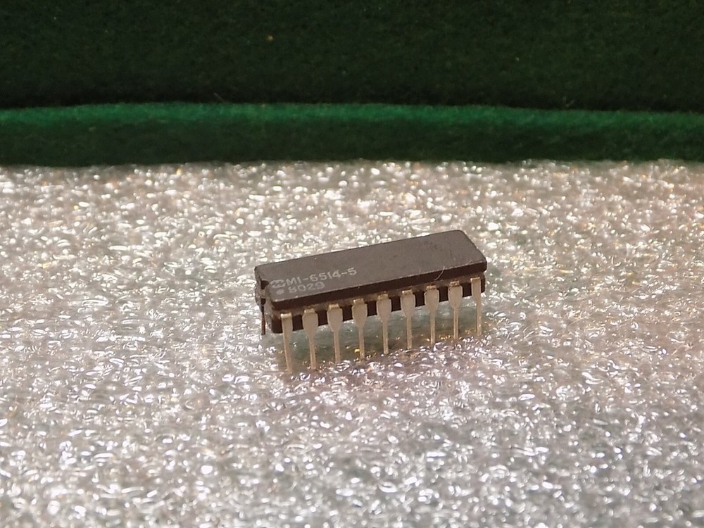 (1)  HARRIS MI-6515-5 STATIC RAM NOS