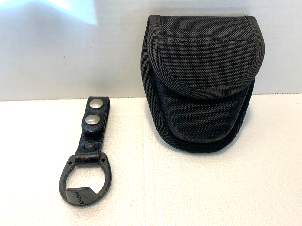 Handcuff combo Robotactical Double Handcuff Case and Monandock Handcuff strap