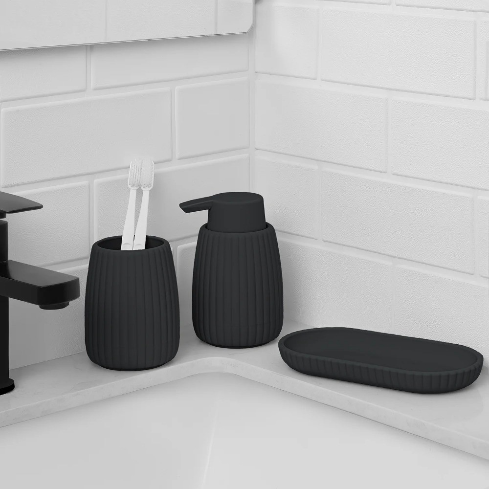 Rubberized Plastic Ribbed Toothbrush Holder, Black