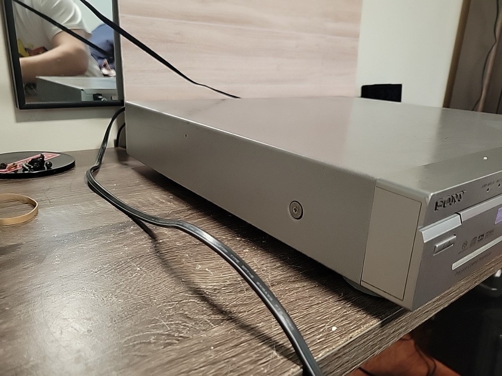 Sony 5 disc CD / DVD changer