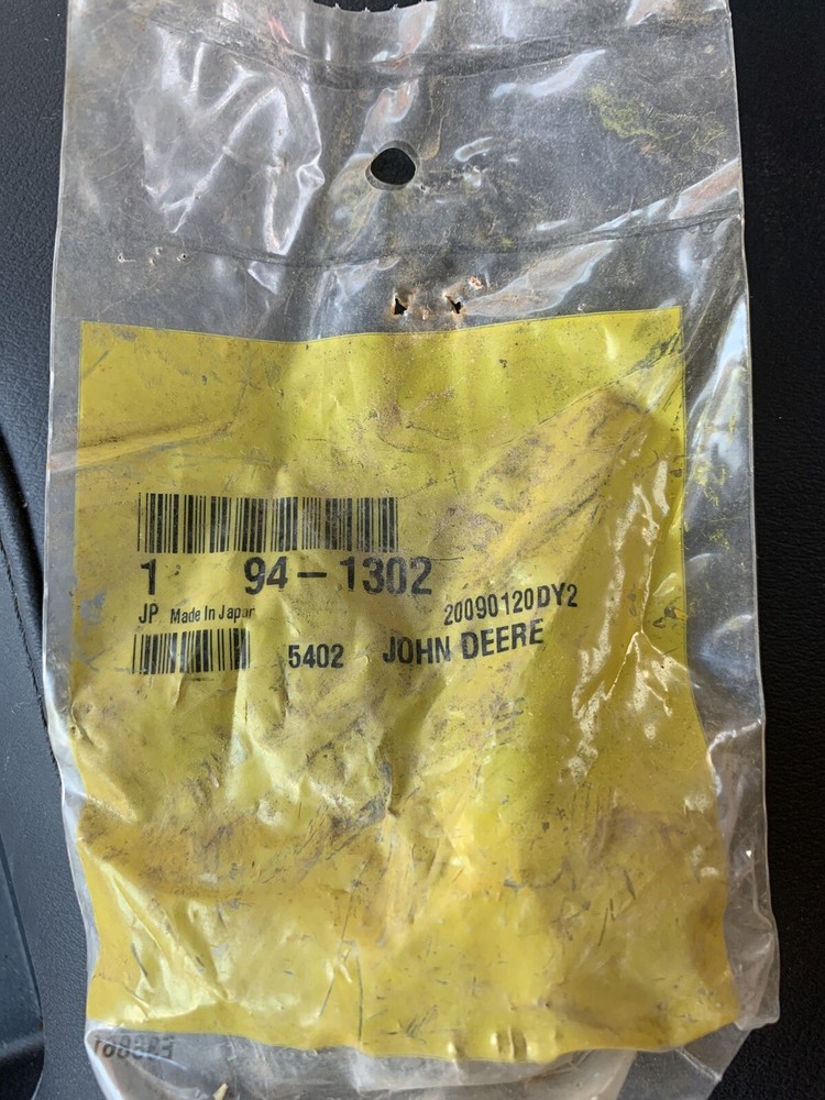 John DEERE 94-1302 Adapter Fitting OEM DEERE 941302
