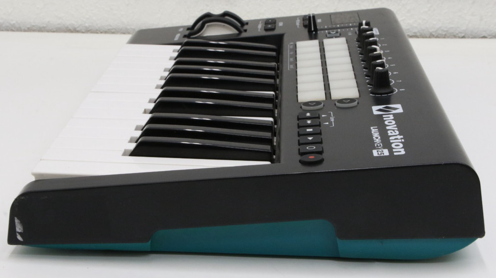 Novation Launchkey 25 Mk2 Midi Keyboard Controller *READ*