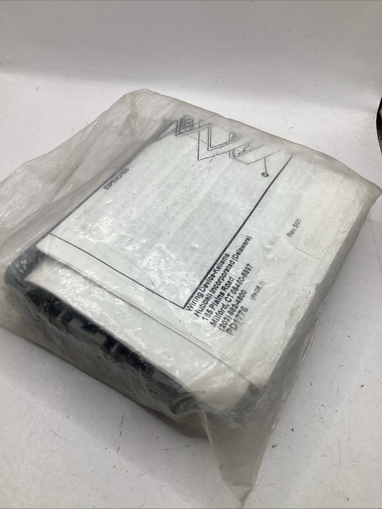 Hubbell PFBRMC Nonmetallic Floor Box Mounting Collar Rectangular NEW