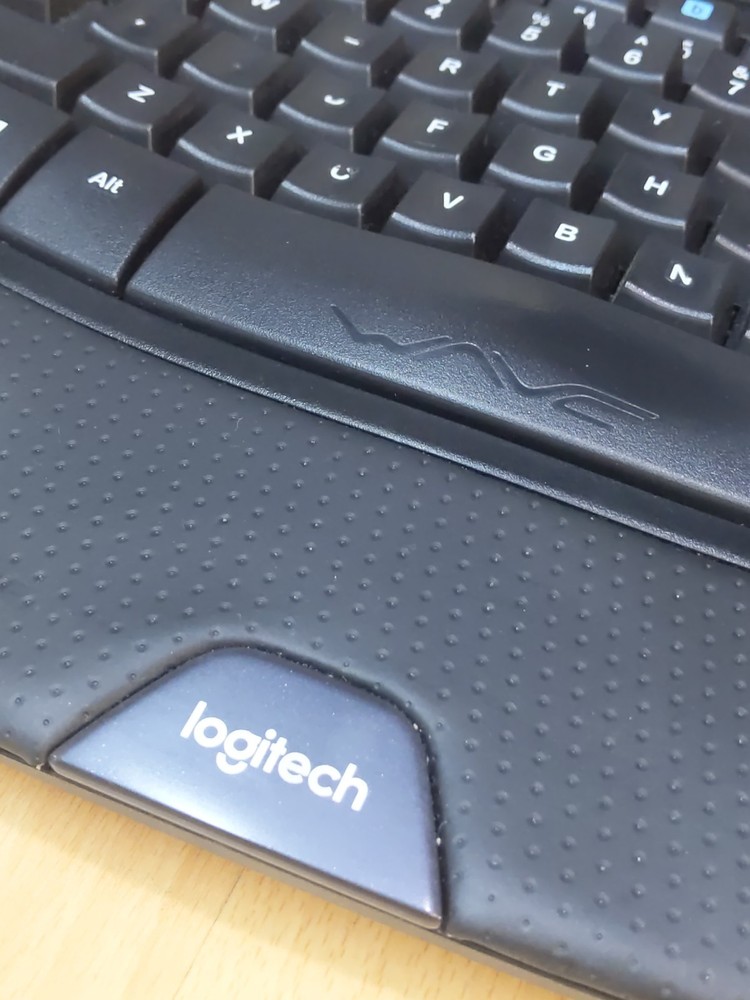 Logitech Wireless Wave Keyboard K350 & Mouse Set, M510 Mouse + USB Dongle F