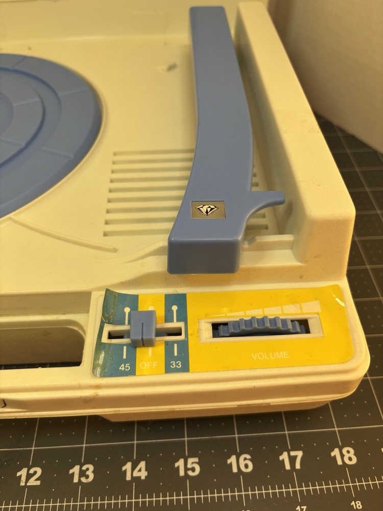 Vintage 1984 CARE BEARS Phonograph Record Player