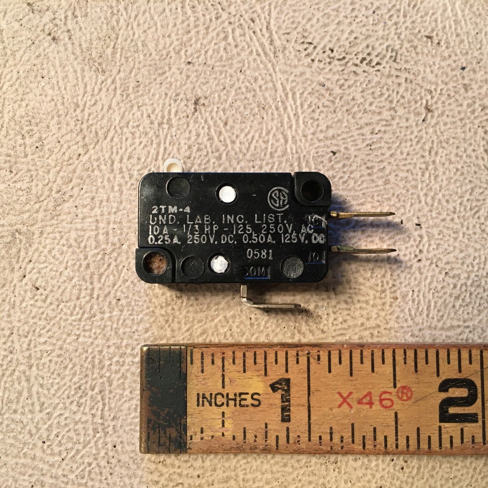 Und. Lab Microswitch 2TM-4, NOS
