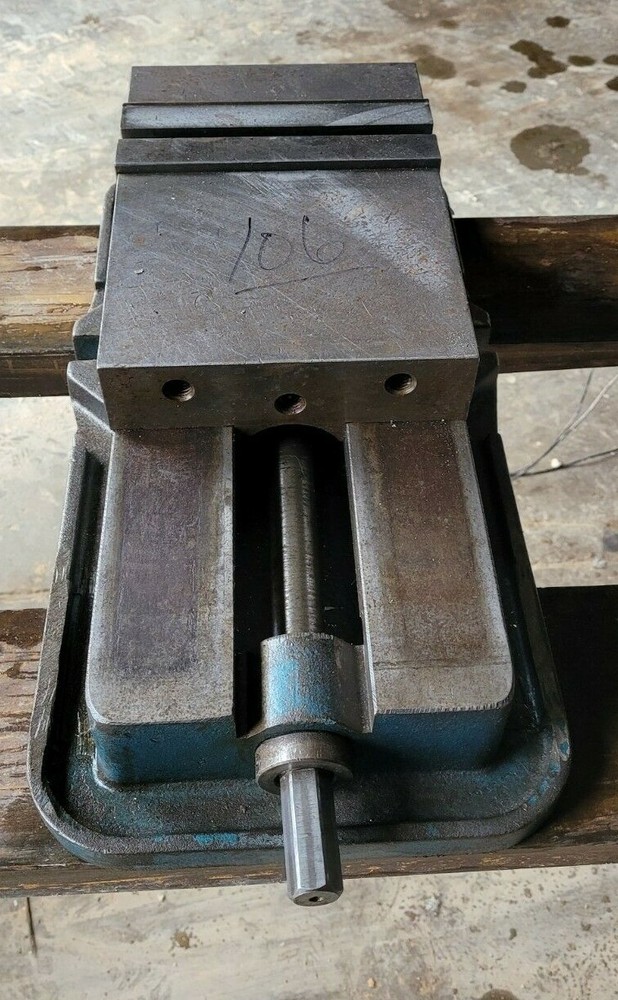 8" Kurt #D80 Angle Lock Precision Milling Vise w/Jaws (No Handle)