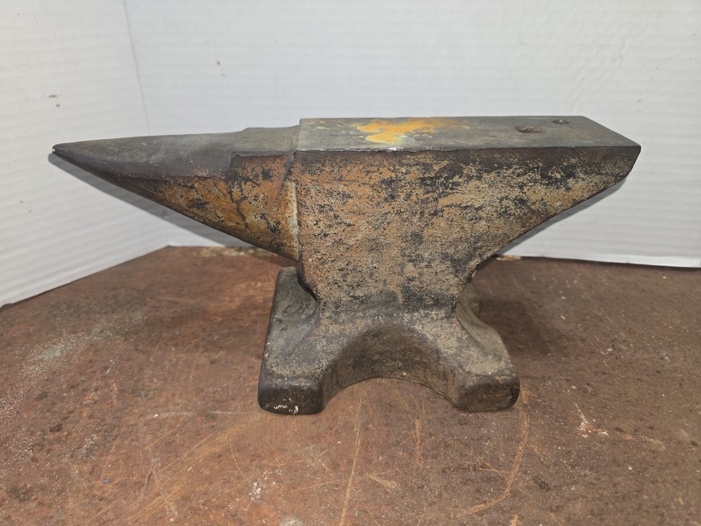 vintage Vulcan anvil #3 - 28 Lbs