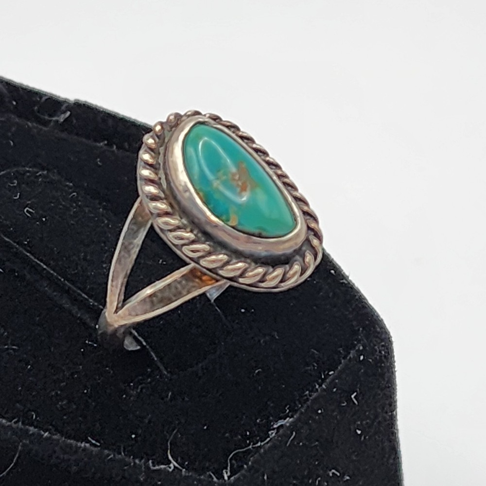 Silver Turquoise Soutwest Style Ring Size 5
