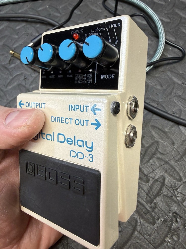Boss DD-3 Digital Delay Electric Guitar Effect Pedal