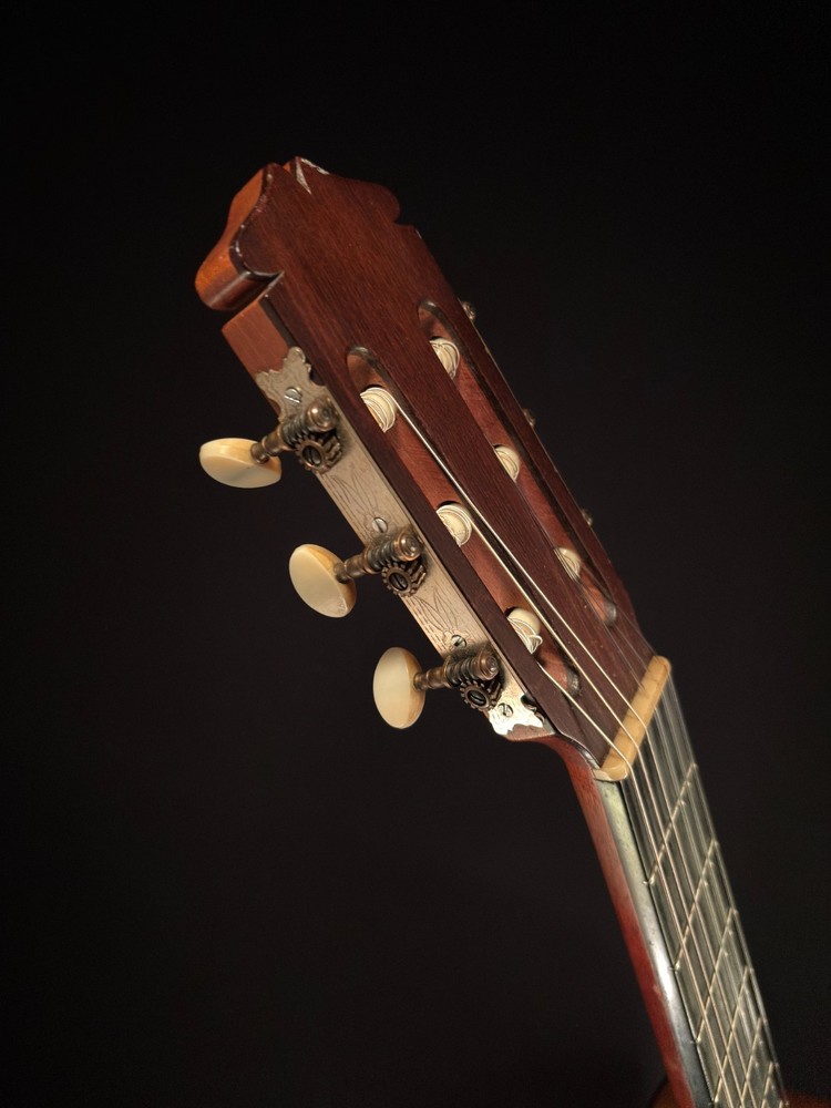 1965 Manuel de la Chica Guitar