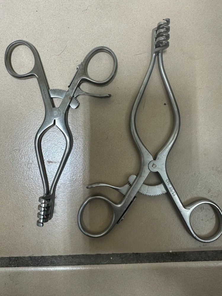 2 Pcs Set Surgical Weitlaner Retractor 5.5" & 7" SHARP Excellent condition