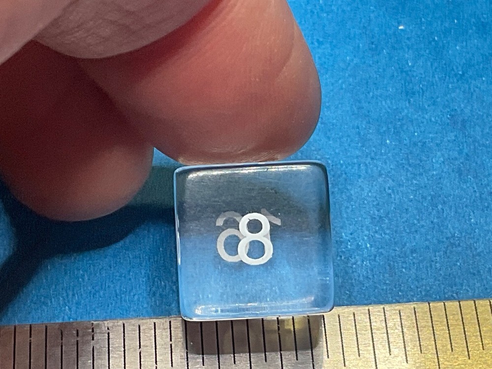 TRANSPARENT BACKGAMMON CUBE————BG-2