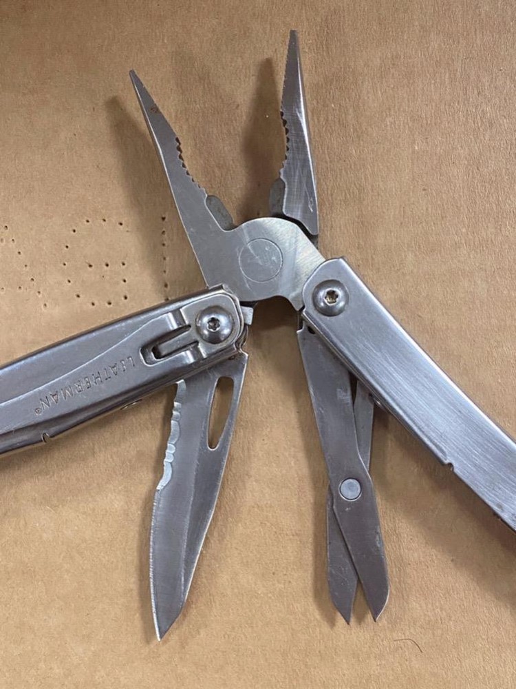 LEATHERMAN WINGMAN MULTI-TOOL- USED.