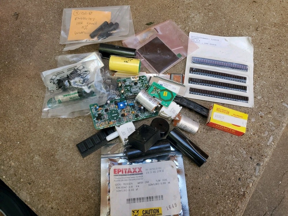 Electronic Parts Lot