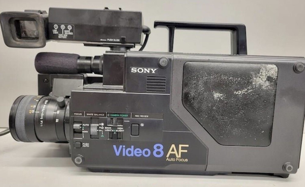 Sony Video 8 AF Auto Focus Handheld Tape Camcorder - Powers On