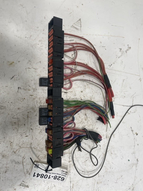 2002 International 4700 Fuse Panel (628-10841)