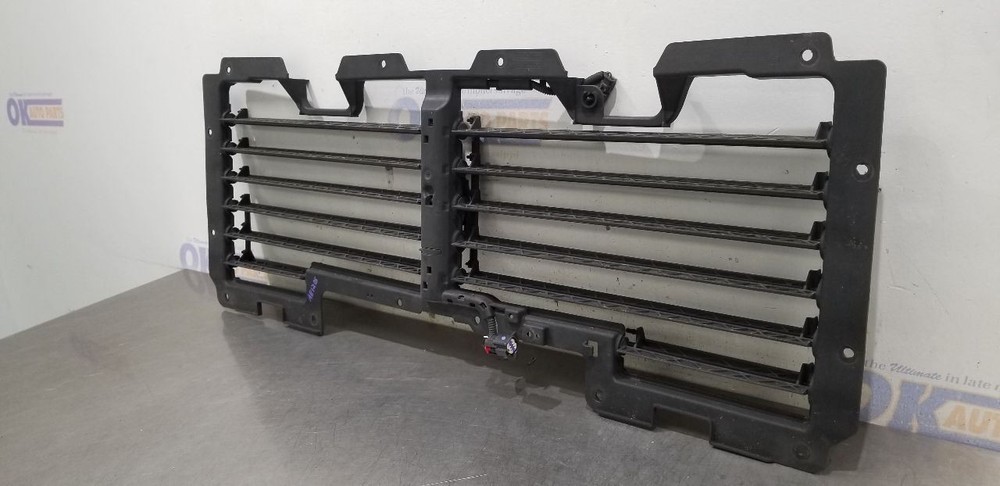 19 CHEVY TAHOE 5.3L AIR SHUTTER