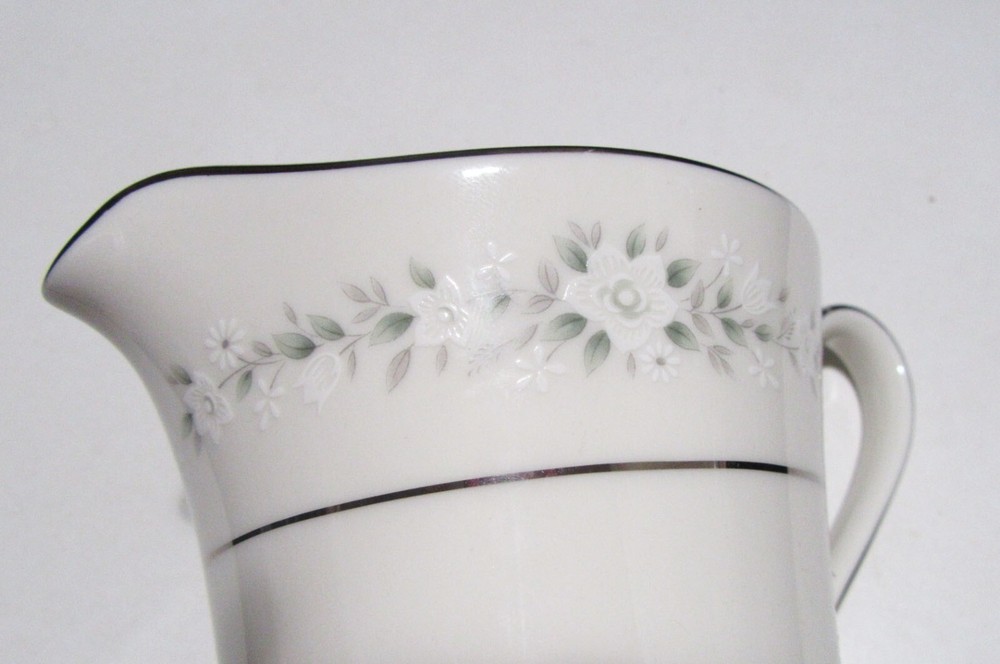Noritake 7548 Creamer Heather