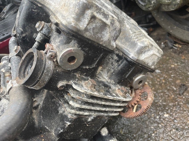 HONDA VF 750 front cylinder head 1983